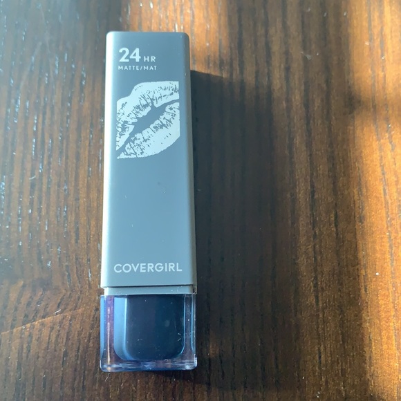 CoverGirl 24hr Matte 710 Come Through - Picture 1 of 3